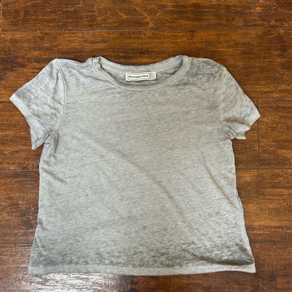 Abercrombie & Fitch Light Gray Short Sleeve Tee